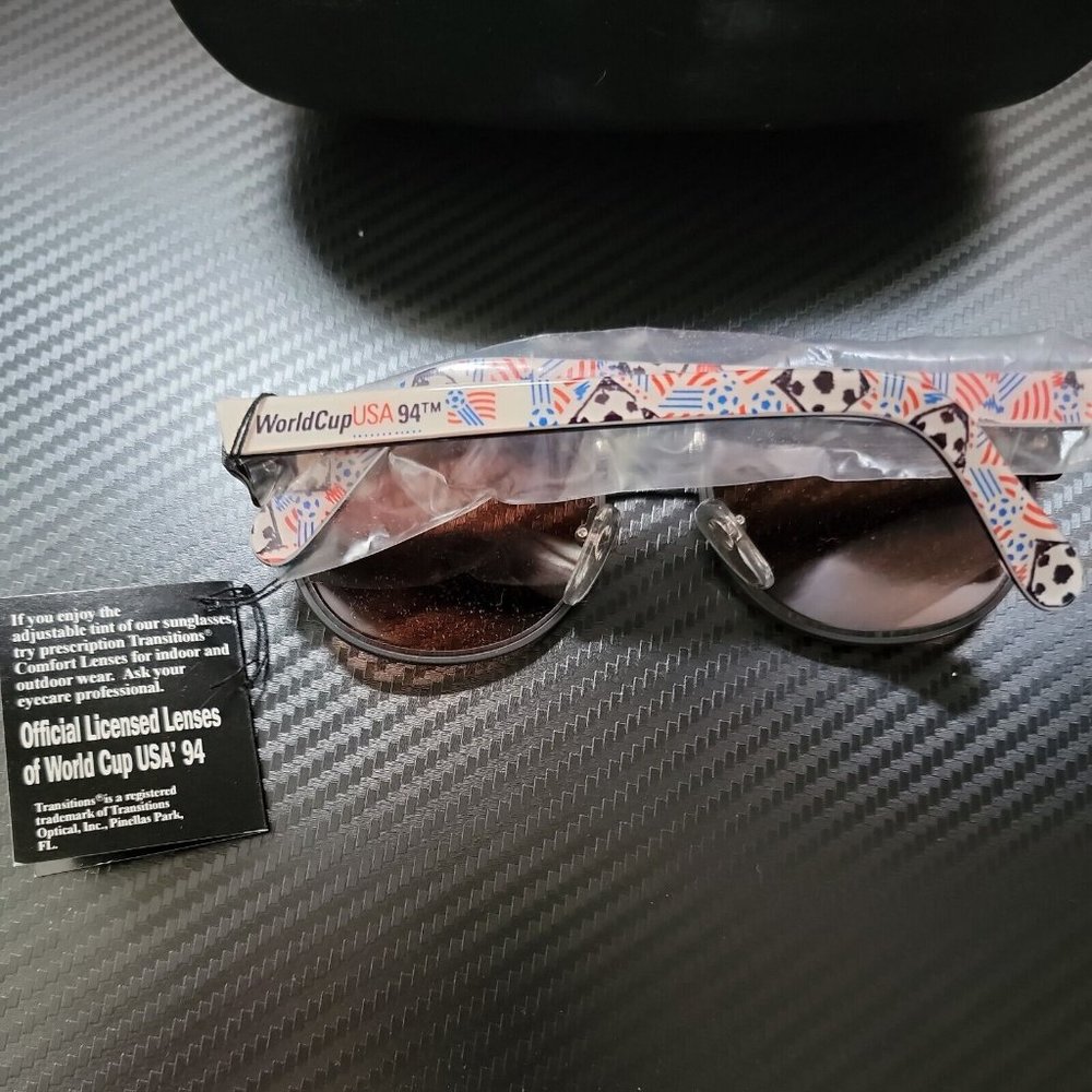 Vintage World Cup Soccer USA 1994 Striker Sunglasses By Diaco Transitions Lenses - Picture 4 of 9